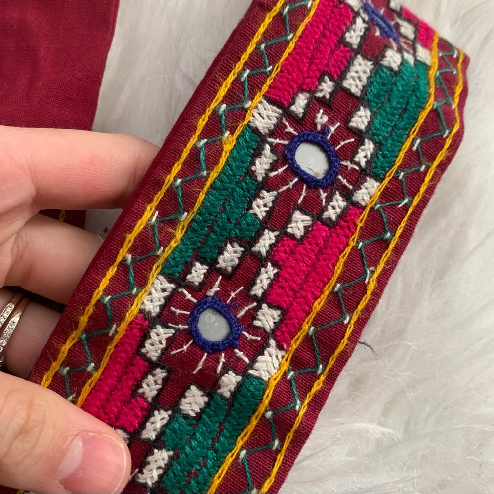 VINTAGE | Vijaya’s Red Embroidered Boho Cloth Belt Size Large - Picture 6 of 6
